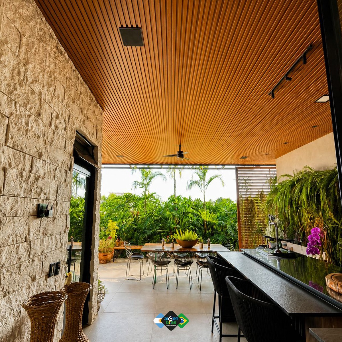 Varanda tropical — Forro ripado · Interior e exterior