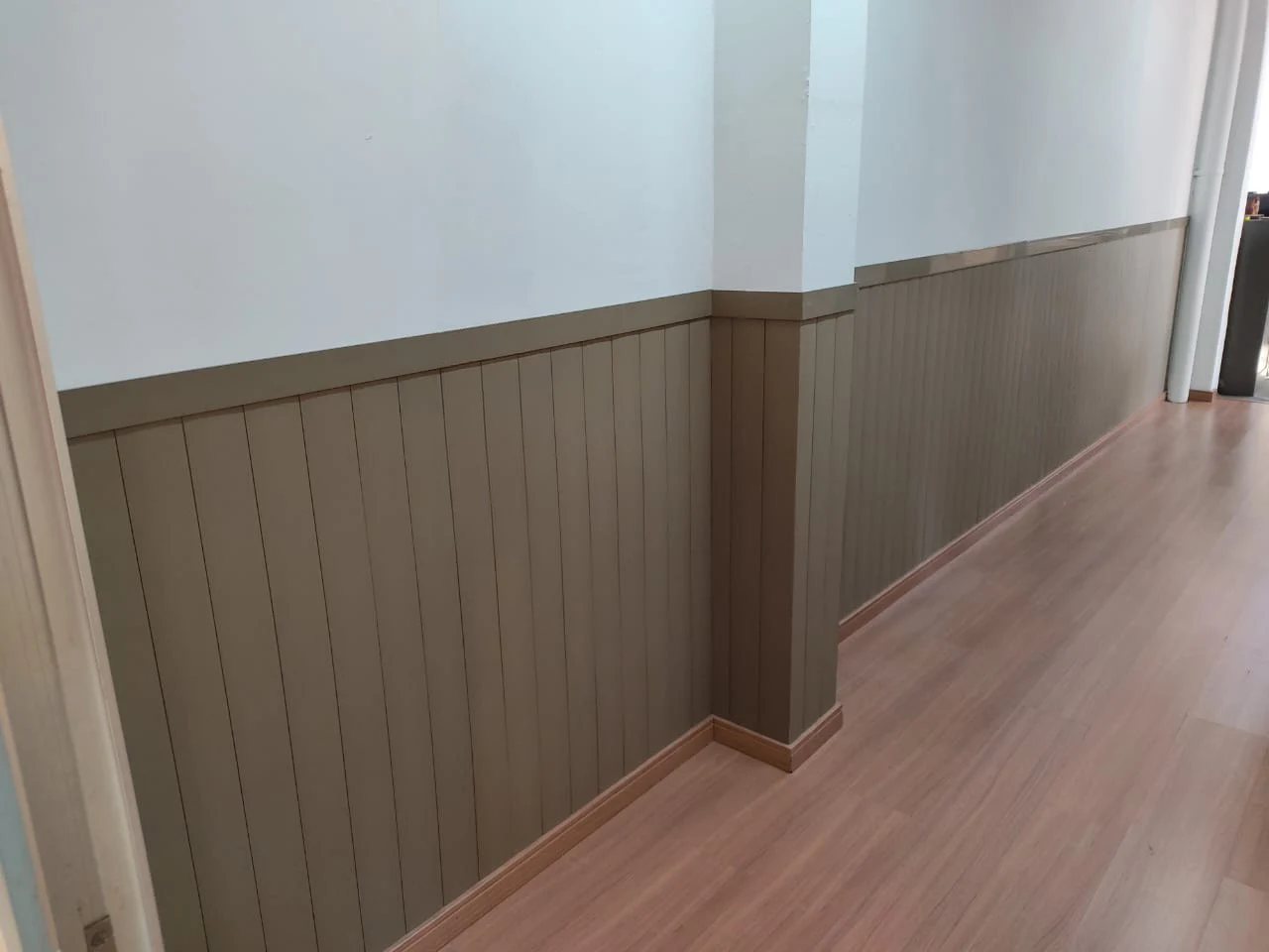 Pared terminada con revestimiento Revyl